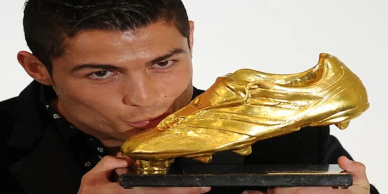 Những hảo thủ có số giày vàng chỉ xếp sau Messi